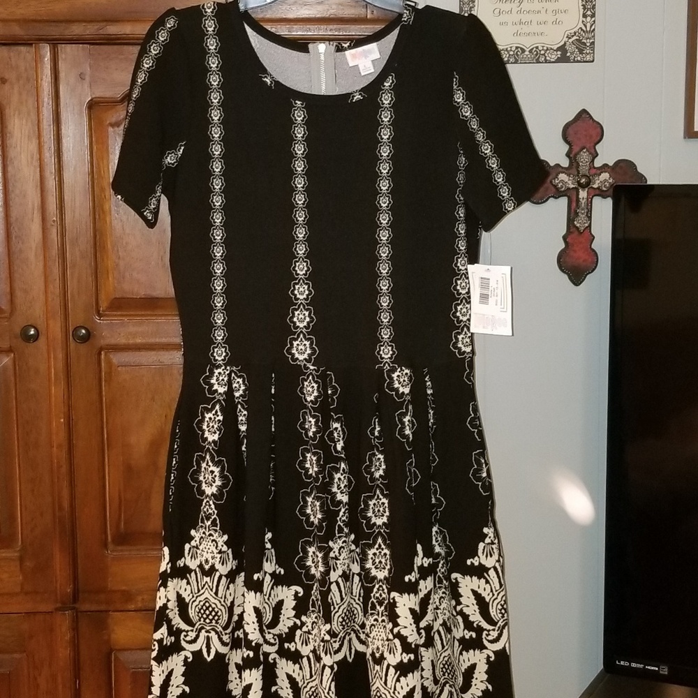 L Lularoe Amelia